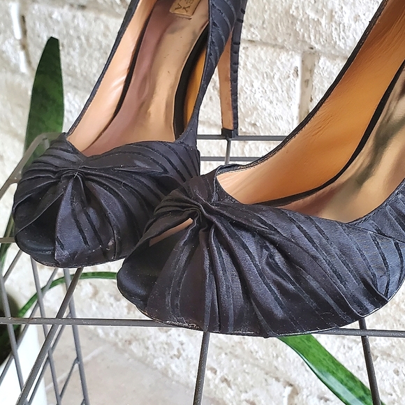 Badgley Mischka Black Satin & Leather Sole Heels - Picture 8 of 9